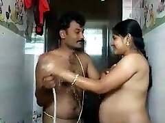 india bhabhi en la ducha