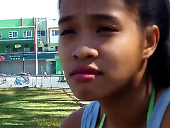 Luscious Shakira enjoys an extreme action Luscious Shakira enjoys an extreme action