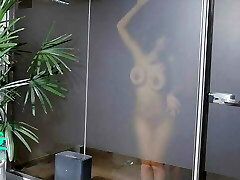 sexe avec une patronne aux gros seins dans une salle de réunion swag.numéro de pièce swyp-00010