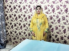 Most Beautiful Muslim Girl Good Mastrubation with Cucumber