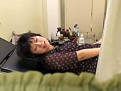 Enfermera traviesa se folla a un plan de acción conjunta nena con su strapon pecker Enfermera traviesa se folla a un plan de acción conjunta nena con su strapon pecker