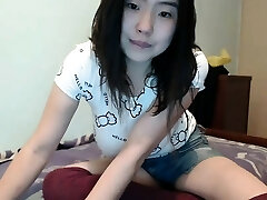 very warm amateur brunette webcam girl