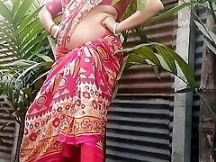 Bengali Desi Bhabhi Outdoor Chudai Devar Ke Saath crimson Saree main (Official Movie By Villagesex91 )