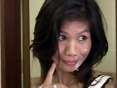 TukTukPatrol Big Foreign Dick Blows Load On Thai Mummies Face