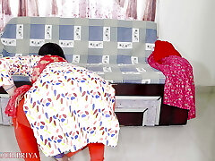 Indian man found his maid ass cleavage naked that made him crazy