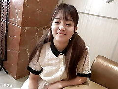 Misaki今年18岁。 她是一个整洁美丽的日本女人。 她给口交，rimjob和剃光猫。 未经审查者