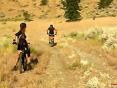 She flashes her trimmed Asian pussy for him to eat it and cumshot on it She flashes her trimmed Asian pussy for him to eat it and cumshot on it