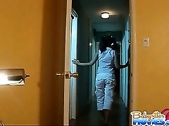 Fibré naughty babysitter Evelyn Ling se faire baiser par Fibré naughty babysitter Evelyn Ling se faire baiser par