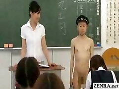 新的日本转让学生去裸体在学校CFNM风格