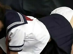 सुंदर एशियाई स्कूली छात्रा कठोर हलक में सुंदर एशियाई स्कूली छात्रा कठोर हलक में