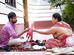 Desi Hooter-sling and Thong Salesman Bade Bade Dudhwali Gao ki Chhori Ko Hooter-sling ke badale Chod Diya Maje Lekar ( Hindi Audio )