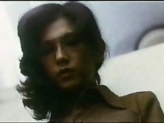 Female Teacher : Guy Hunting (1975)