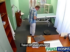FakeHospital pacjent daje pielęgniarka cream pie