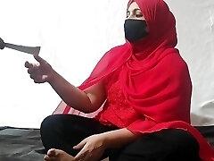 Pakistani Thurki Boss Pummeled Hijabi Secretary 