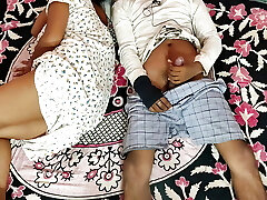 Raat me Soti huyi Jawan Bahan Ki Gaand - choot Dekh-sungkar muth mari Raat me Soti huyi Jawan Bahan Ki Gaand - choot Dekh-sungkar muth mari