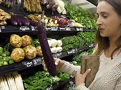 Babe displaying on the golf course and in the grocery store