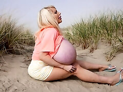 Blonde With Inborn Big Orbs Loves Putting A Toy In Her