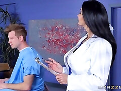 Killer female doctor uses her pussy to make her patient sense better