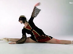 裸体的芭蕾舞演员玛尼亚Baletkina超级热灵活的青少年