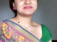 fantastic Indian Aunty Sexy Green Saree