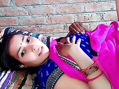 disfruté del sexo romántico sexo caliente bhabhi en sari rosa