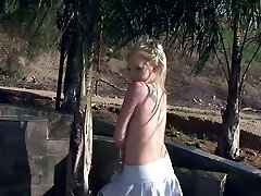 gorąca amerykańska blondynka nastolatka (18+) z małymi cyckami dostaje jej furtki pękł duży biały kogut