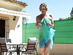 A Day at the Pool with Huge-boobed Mature Beauty Mrs. M A Day at the Pool with Huge-boobed Mature Beauty Mrs. M