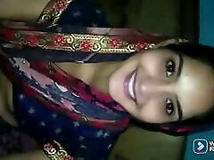 Pizza delivery boy found Indian hot damsel alone and screwed her.
