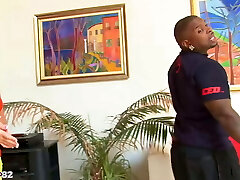 BBC fucks white woman with the hard big fat bone fucking in the wet muff