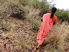 Desi aunty outdoor hump with boy