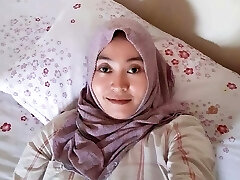 invite my hijab wife to have sex with gusto