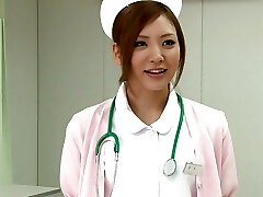 Nurse in Japanies Hospital sans work