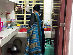 I saw my aunty cooking alone in the kitchen, I hugged her and embarked fucking