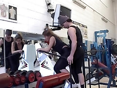 mature get butt-fucked by her trainer in gym rectal troia