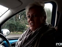 sucio mamá orinando en público sucio mamá orinando en público