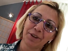 Worshippers of nipples come check my profile