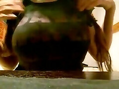 Muestro las tetas y el ass a mi novio