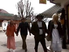 Anal sexo en grupo de hawt chicas y duro darksome pollas