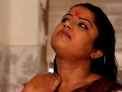 desi horny housewufe Ginormous NIpple Show