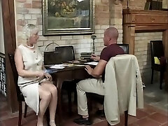 Blonde mature has fun away from the soiree