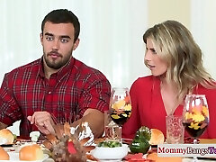 Cougar mommy Cory Chase cockrides in threeway