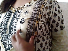 desi bhabhi khana bana rahi el tabhi devar piche se aya aur uski chudai kar de - bhabhi follada en la cocina mientras cocina desi bhabhi khana bana rahi el tabhi devar piche se aya aur uski chudai kar de - bhabhi follada en la cocina mientras cocina