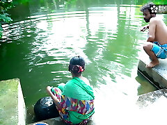 Kaamwali Bai ke sath Outdoor Masti Doodh Nikal ke ( Hindi Audio ) Kaamwali Bai ke sath Outdoor Masti Doodh Nikal ke ( Hindi Audio )