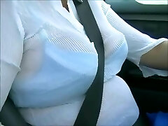 maduro juega en el coche