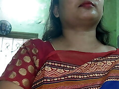 Indian Bhabhi has sex with stepbrother showcasing boobs 