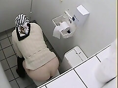 Granny got her arse on toilet voyeur video while pissing