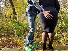 Favourite mother-in-law pisses like a mare next to her son-in-law