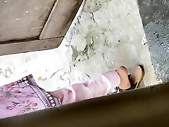 Chhoti Behen Ko Puri Nangi Hokr Nahate Dekha utter Desi Village Girl Bathroom Video