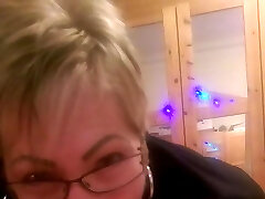 la abuela de oficina en traje de negocios me chupa