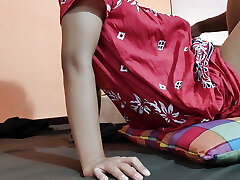 tímida mujer casada se folla a un repartidor de comida tímida mujer casada se folla a un repartidor de comida